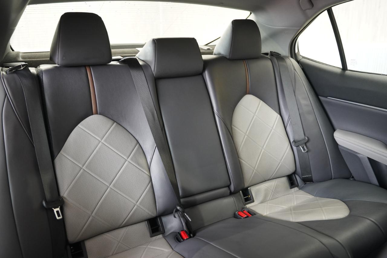 Toyota Camry  2019