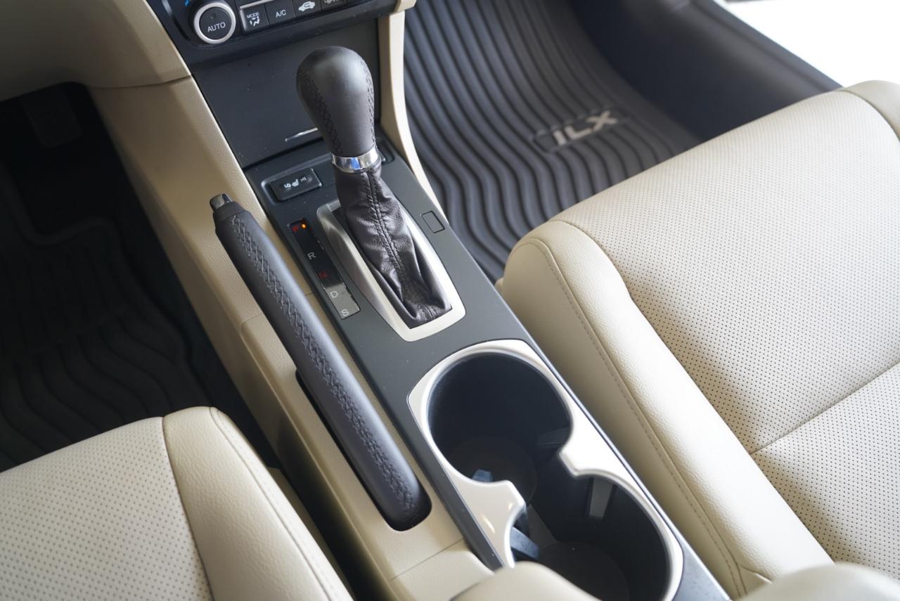 Acura ILX 4dr Sdn w/Premium Pkg 2016