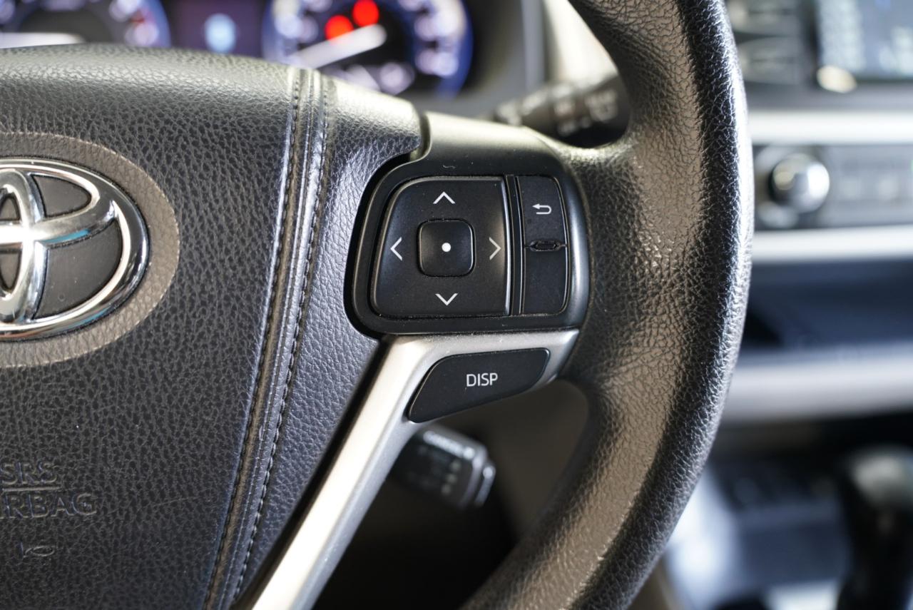 Toyota Highlander AWD 4dr V6 LE (Natl) 2014