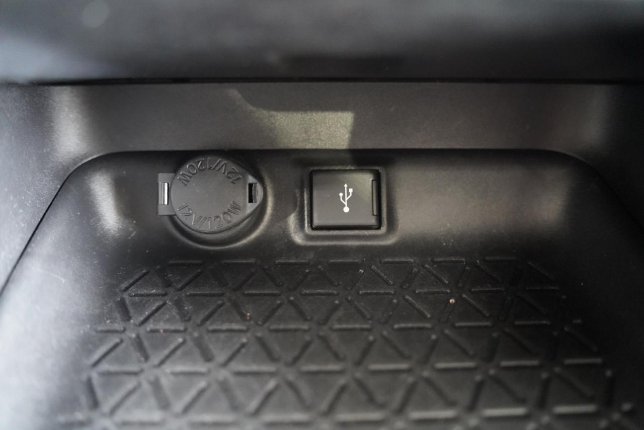 Toyota Highlander AWD 4dr V6 LE (Natl) 2014