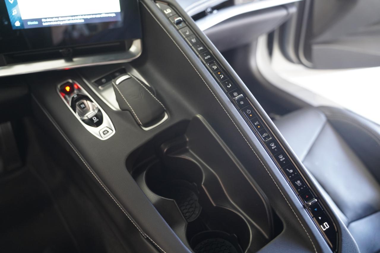 Chevrolet Corvette 2dr Stingray Cpe w/2LT 2024