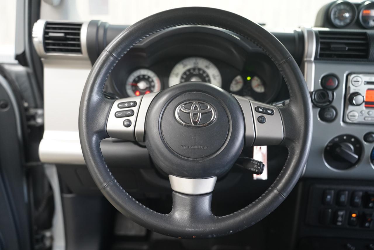 Toyota FJ Cruiser 4WD 2014