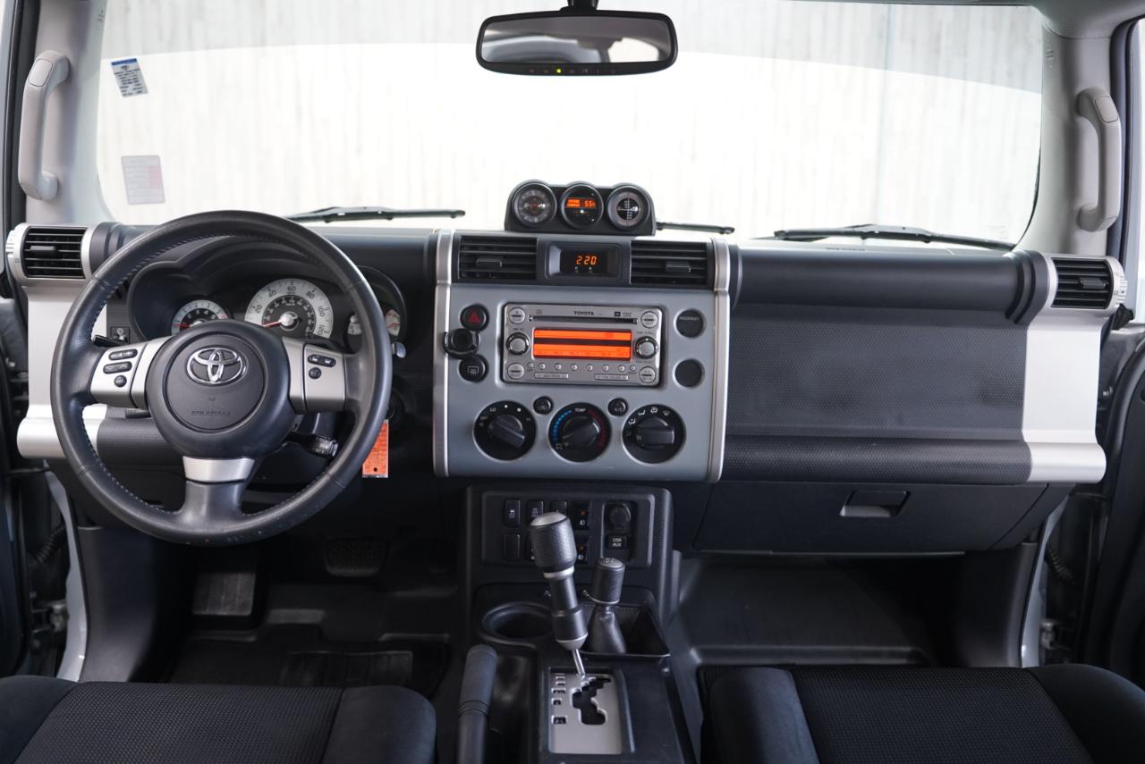 Toyota FJ Cruiser 4WD 2014