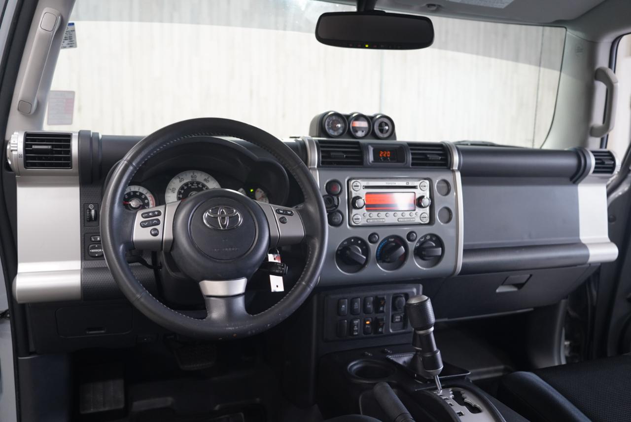 Toyota FJ Cruiser 4WD 2014