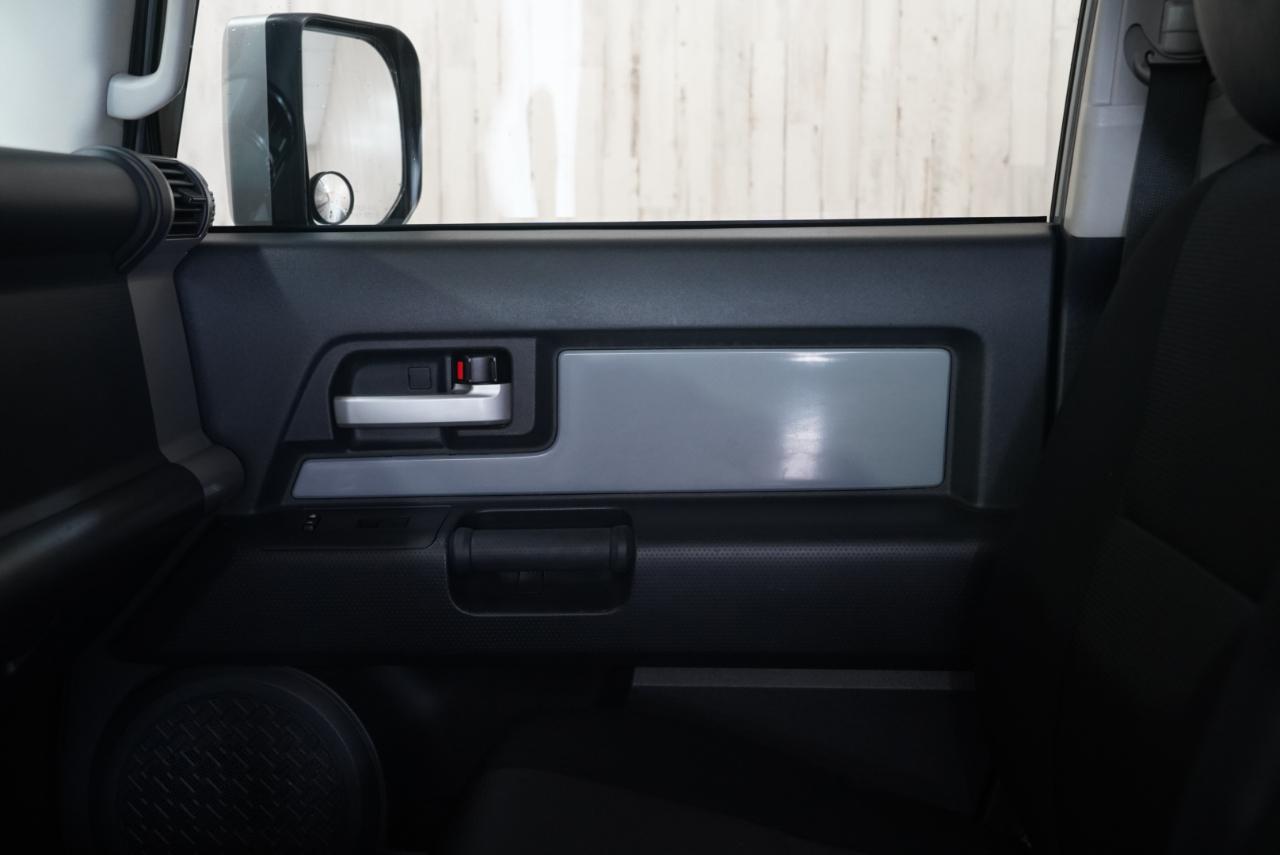 Toyota FJ Cruiser 4WD 2014