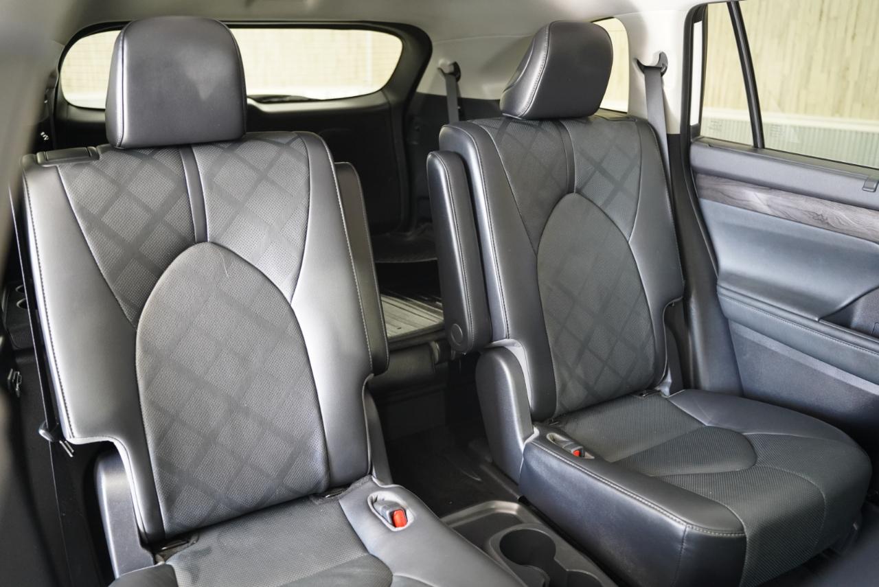Toyota Highlander Hybrid Platinum AWD (Natl) 2021