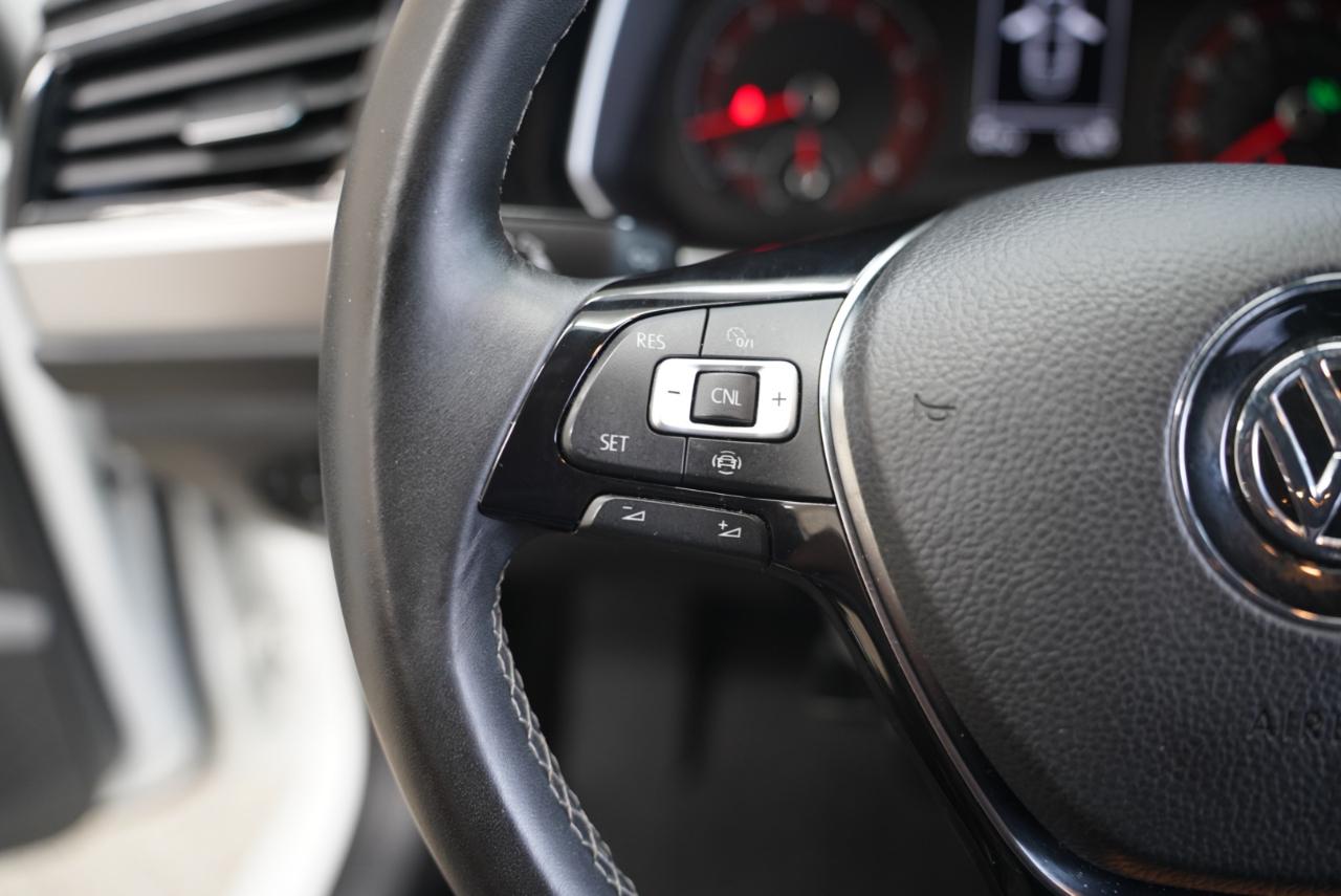 Volkswagen Jetta  2020