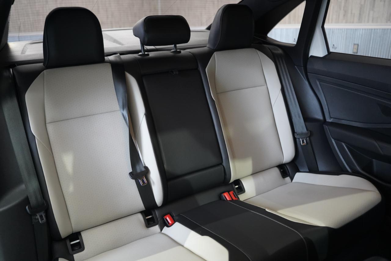 Volkswagen Jetta  2020