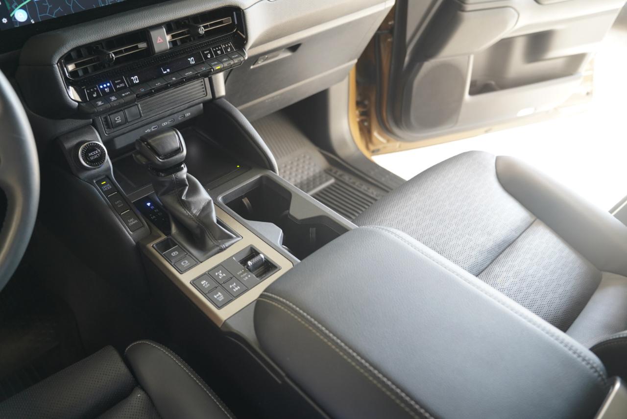 Toyota Land Cruiser  2024