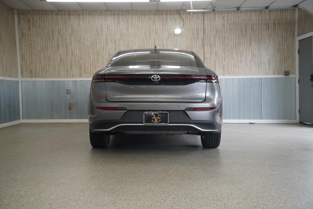 Toyota Crown  2024