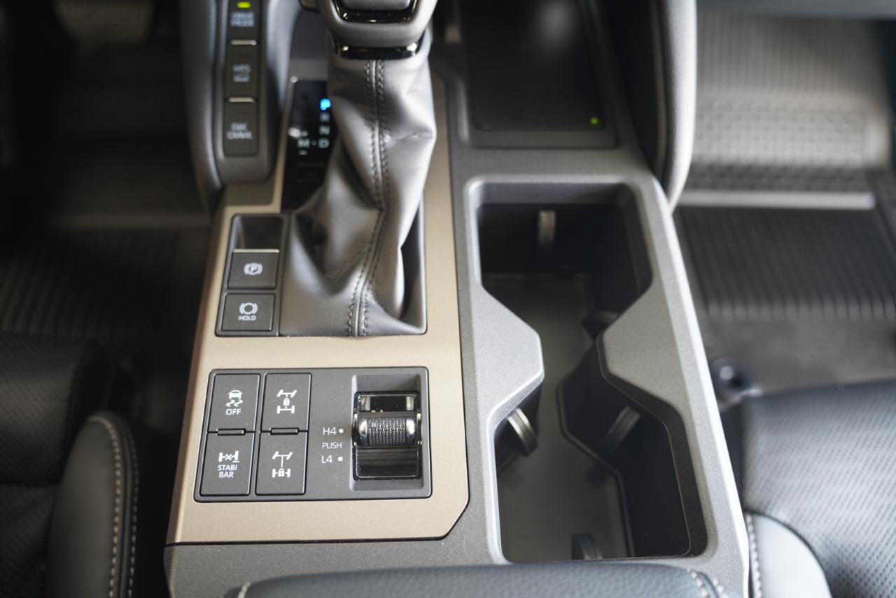 Toyota Land Cruiser 4WD 2026