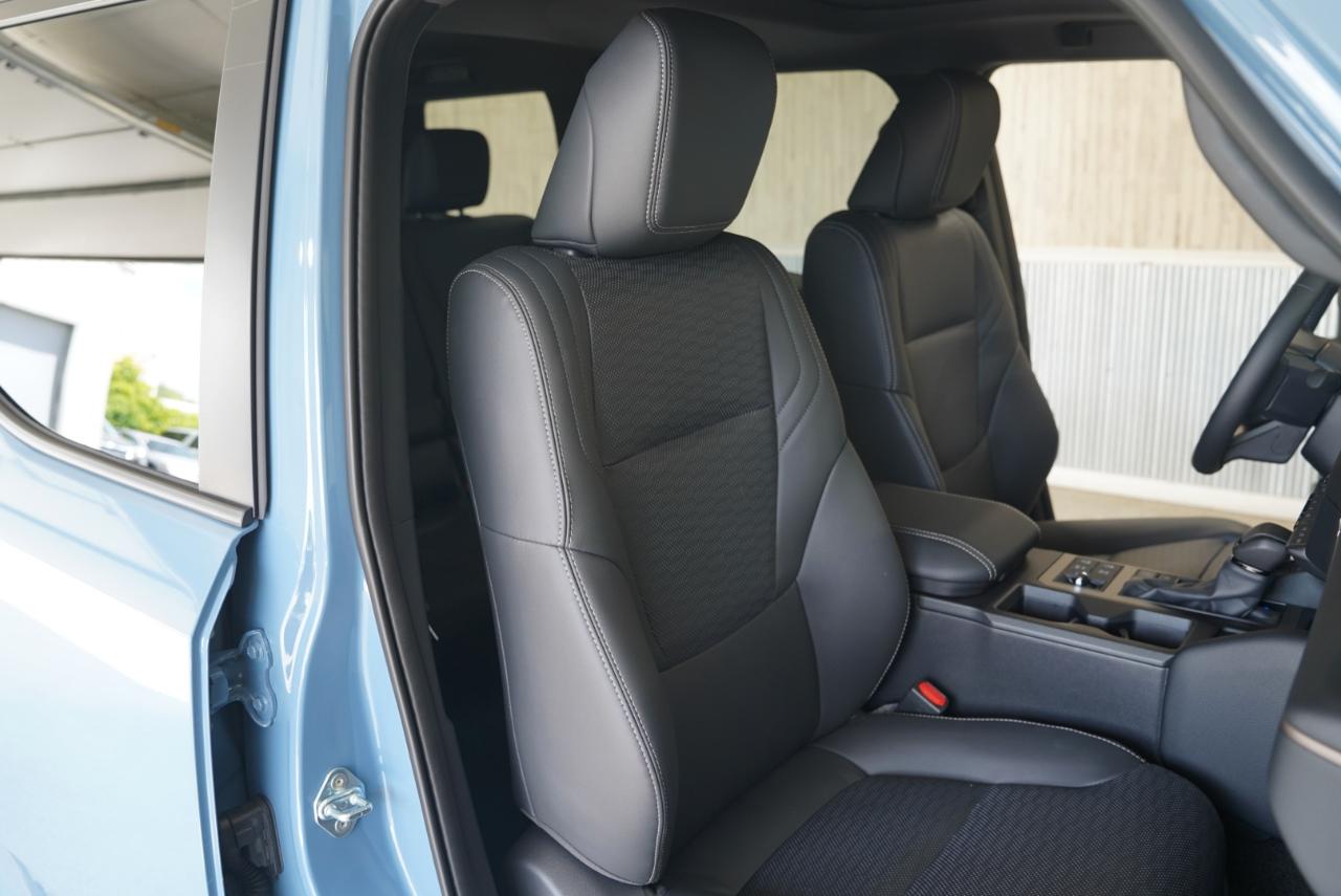 Toyota Land Cruiser 4WD 2026