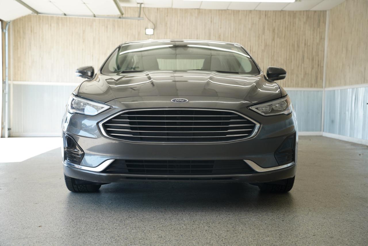 Ford Fusion Hybrid SEL FWD 2019