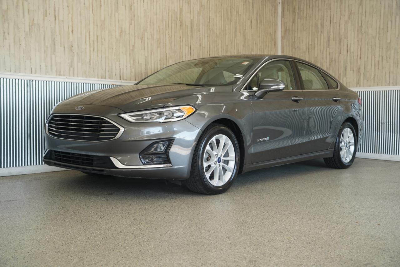 Ford Fusion Hybrid SEL FWD 2019