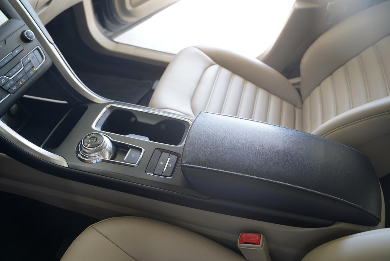 Ford Fusion Hybrid SEL FWD 2019