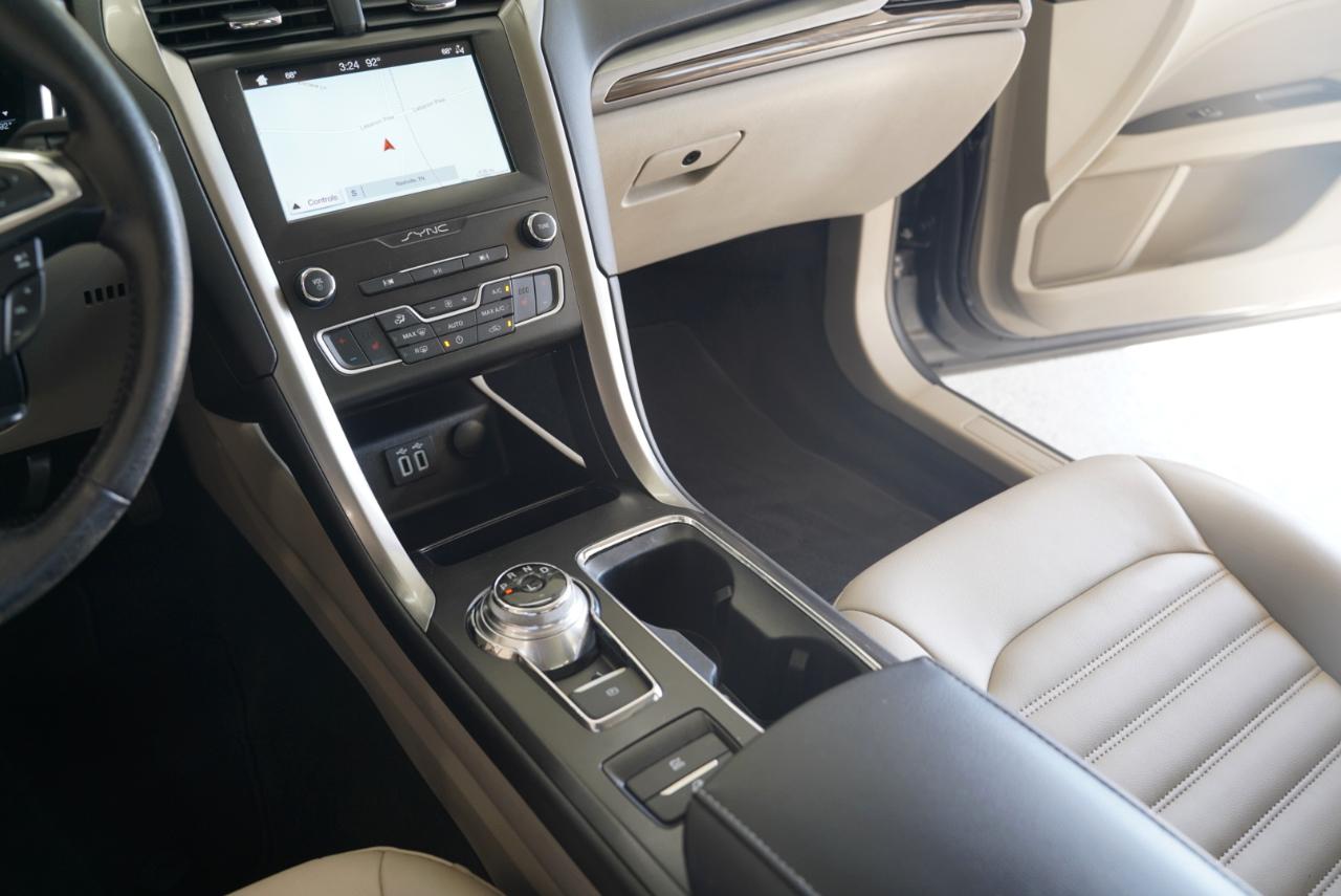 Ford Fusion Hybrid SEL FWD 2019