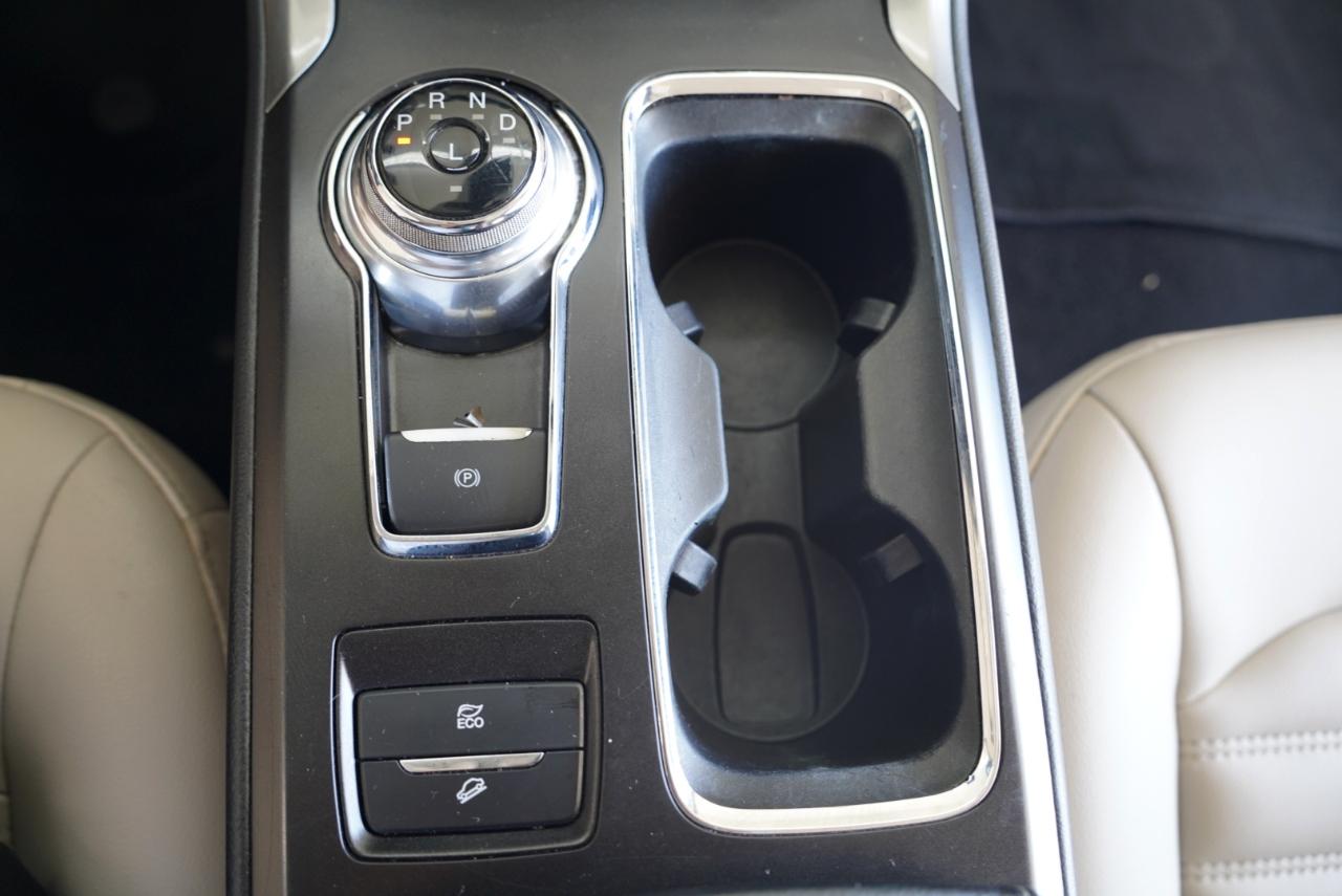 Ford Fusion Hybrid SEL FWD 2019