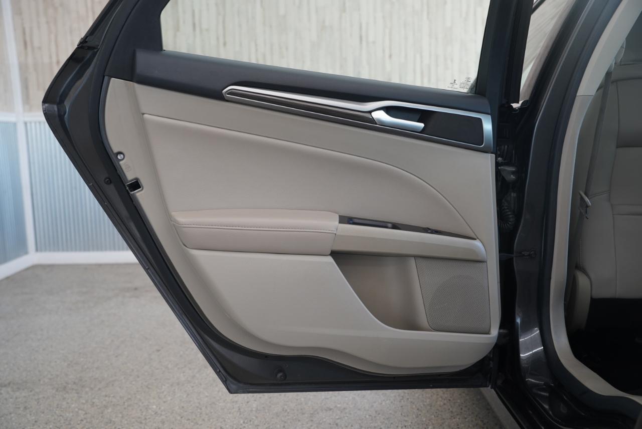 Ford Fusion Hybrid SEL FWD 2019