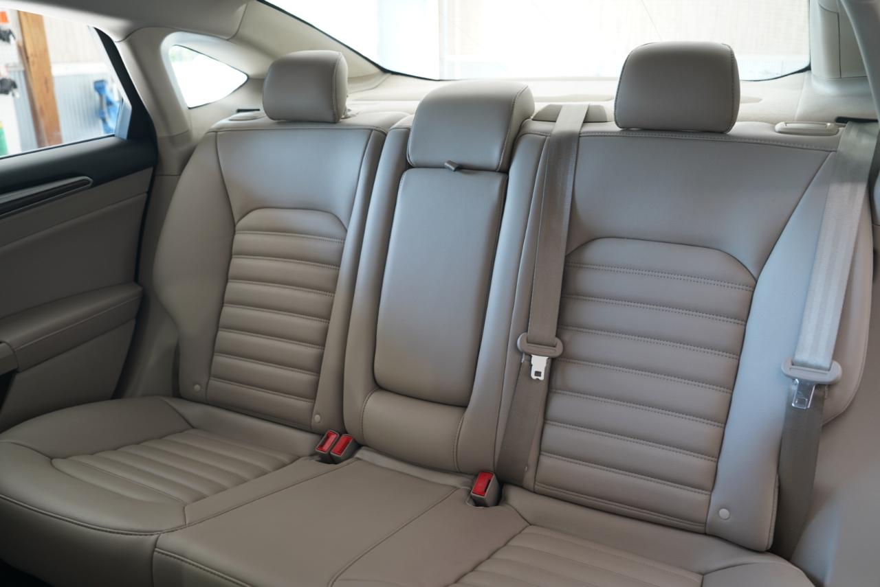 Ford Fusion Hybrid SEL FWD 2019