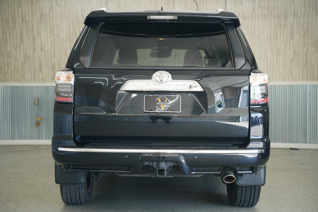 Toyota 4Runner Limited 4WD 2021