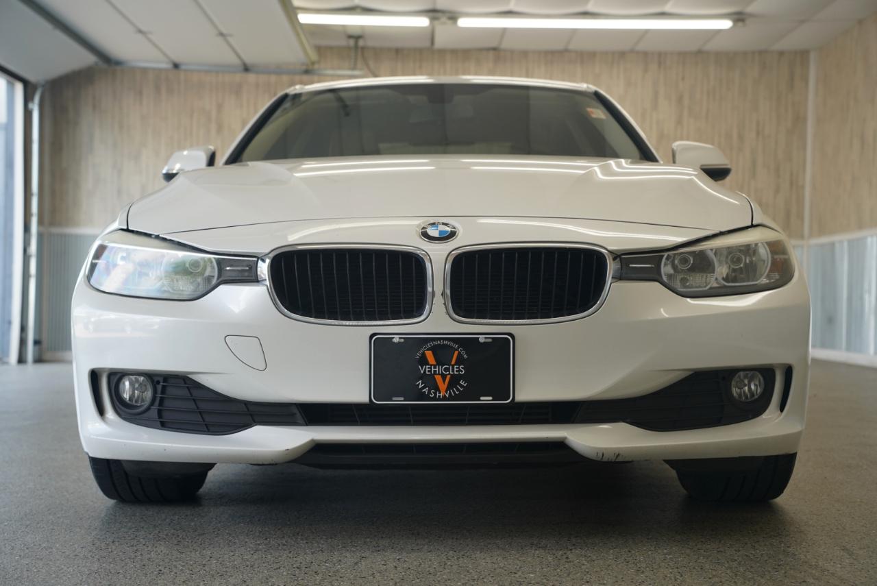 BMW 3 Series 4dr Sdn 320i RWD 2013