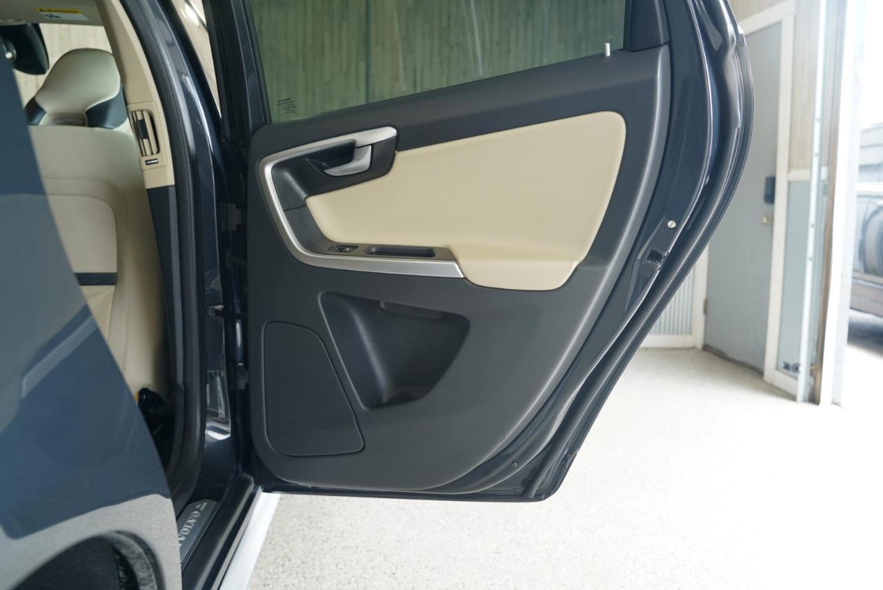 Volvo XC60 AWD 4dr 3.0L 2012