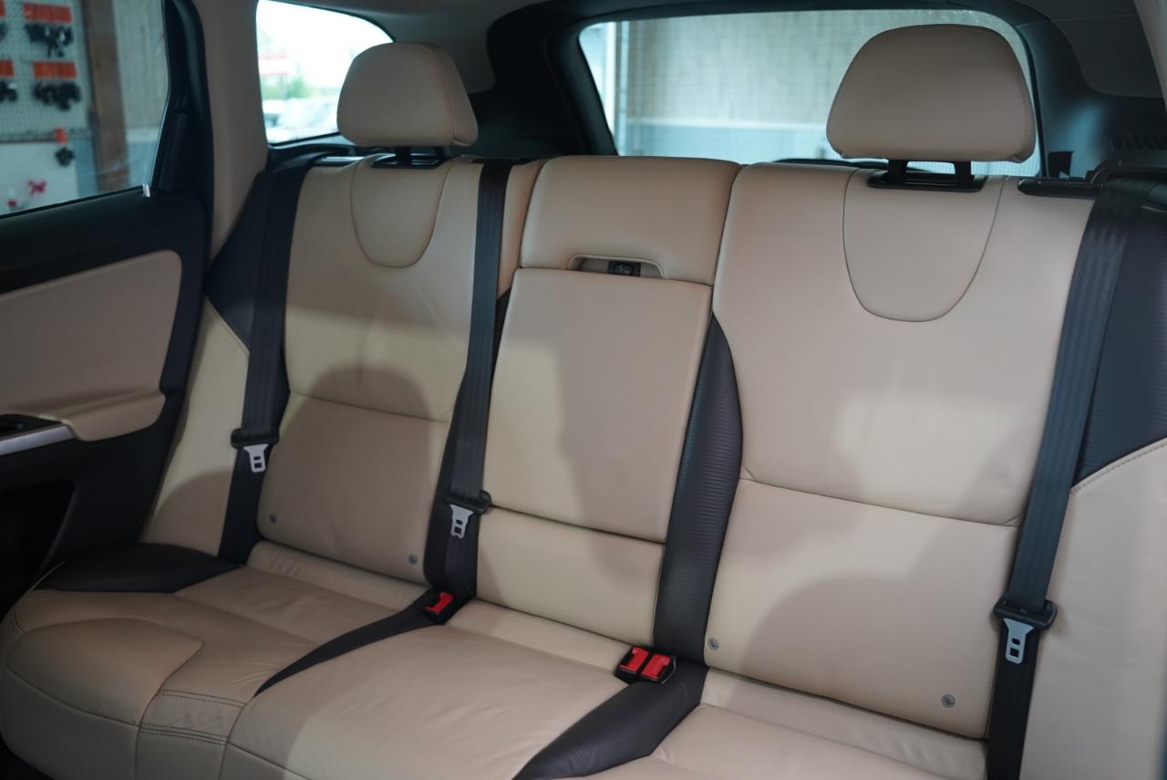 Volvo XC60 AWD 4dr 3.0L 2012