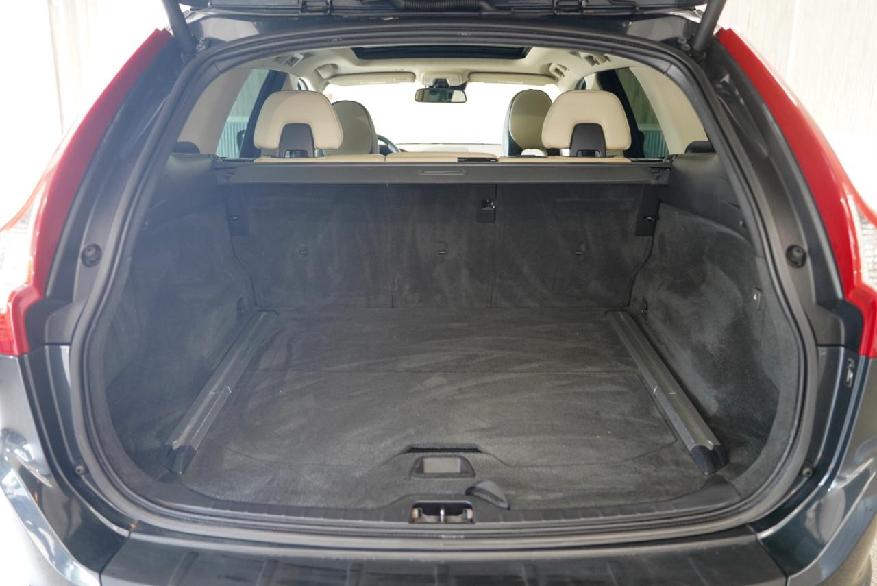 Volvo XC60 AWD 4dr 3.0L 2012