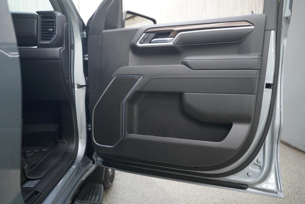 Chevrolet Silverado 1500 4WD Crew Cab 147" LT w/1LT 2025