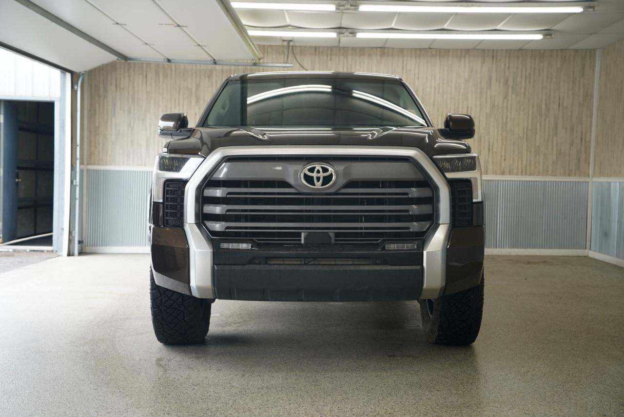 Toyota Tundra 4WD  2024