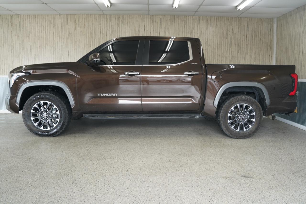 Toyota Tundra 4WD  2024