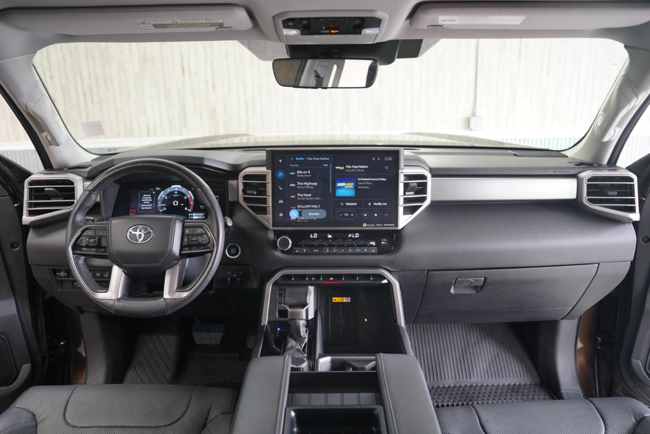 Toyota Tundra 4WD  2024