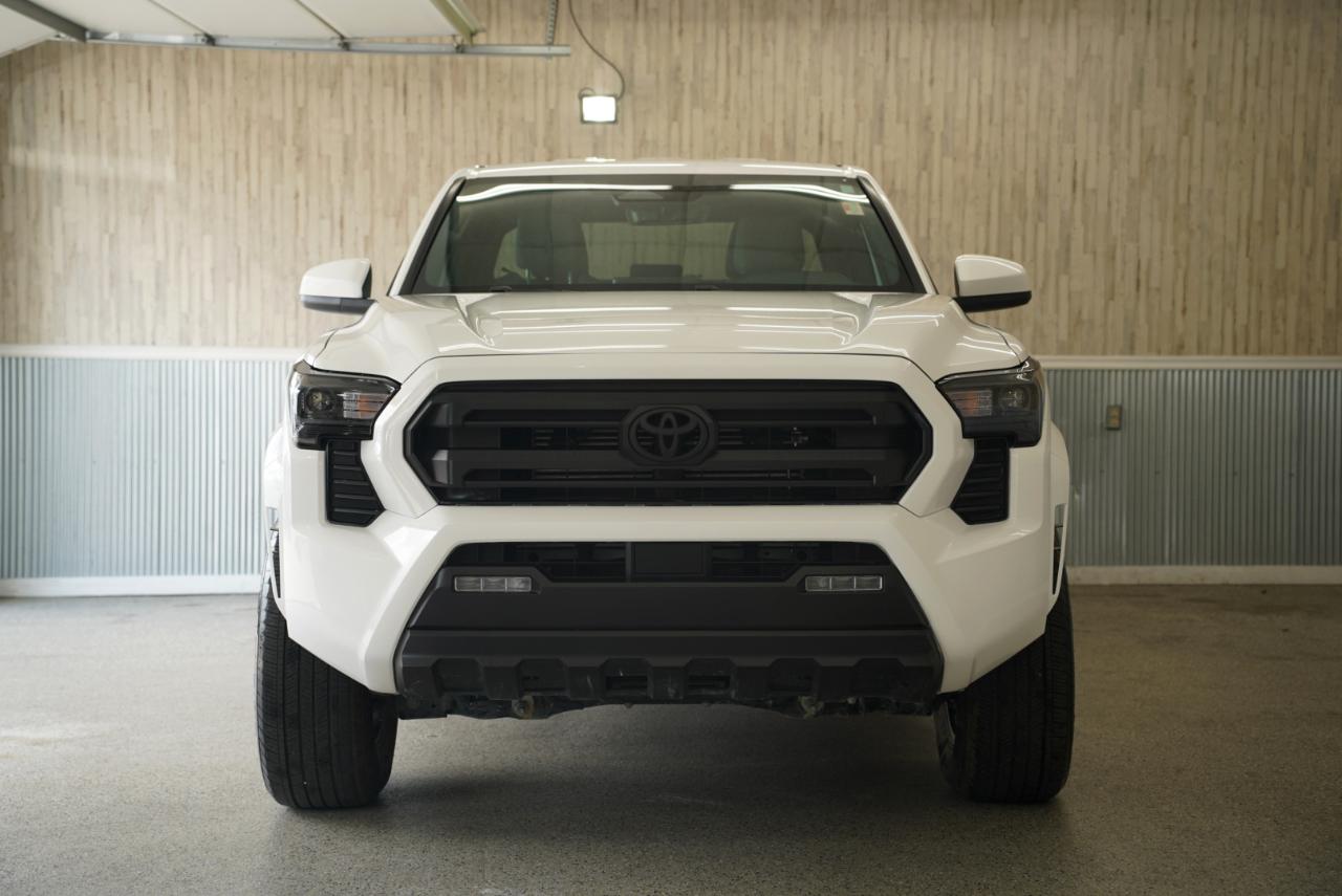 Toyota Tacoma 4WD  2025