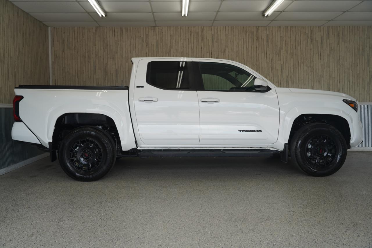 Toyota Tacoma 4WD  2025