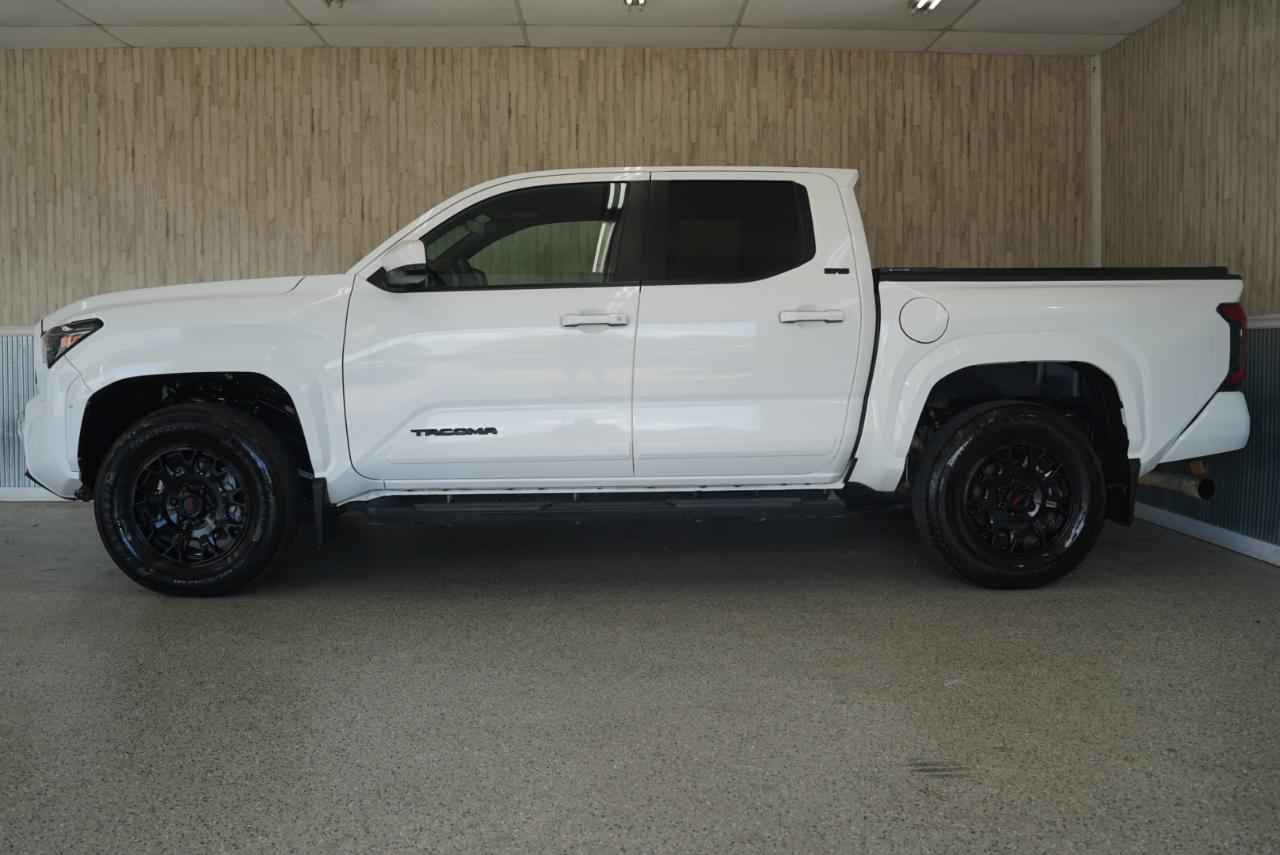 Toyota Tacoma 4WD  2025