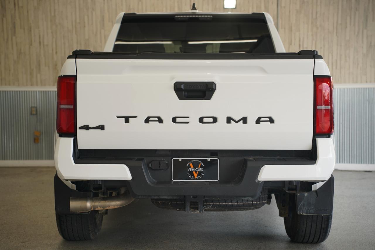 Toyota Tacoma 4WD  2025