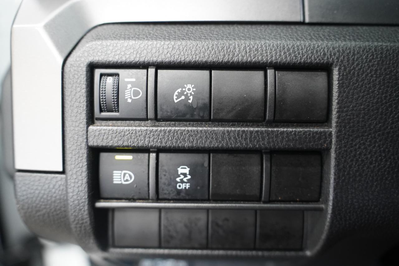 Toyota Tacoma 4WD  2025