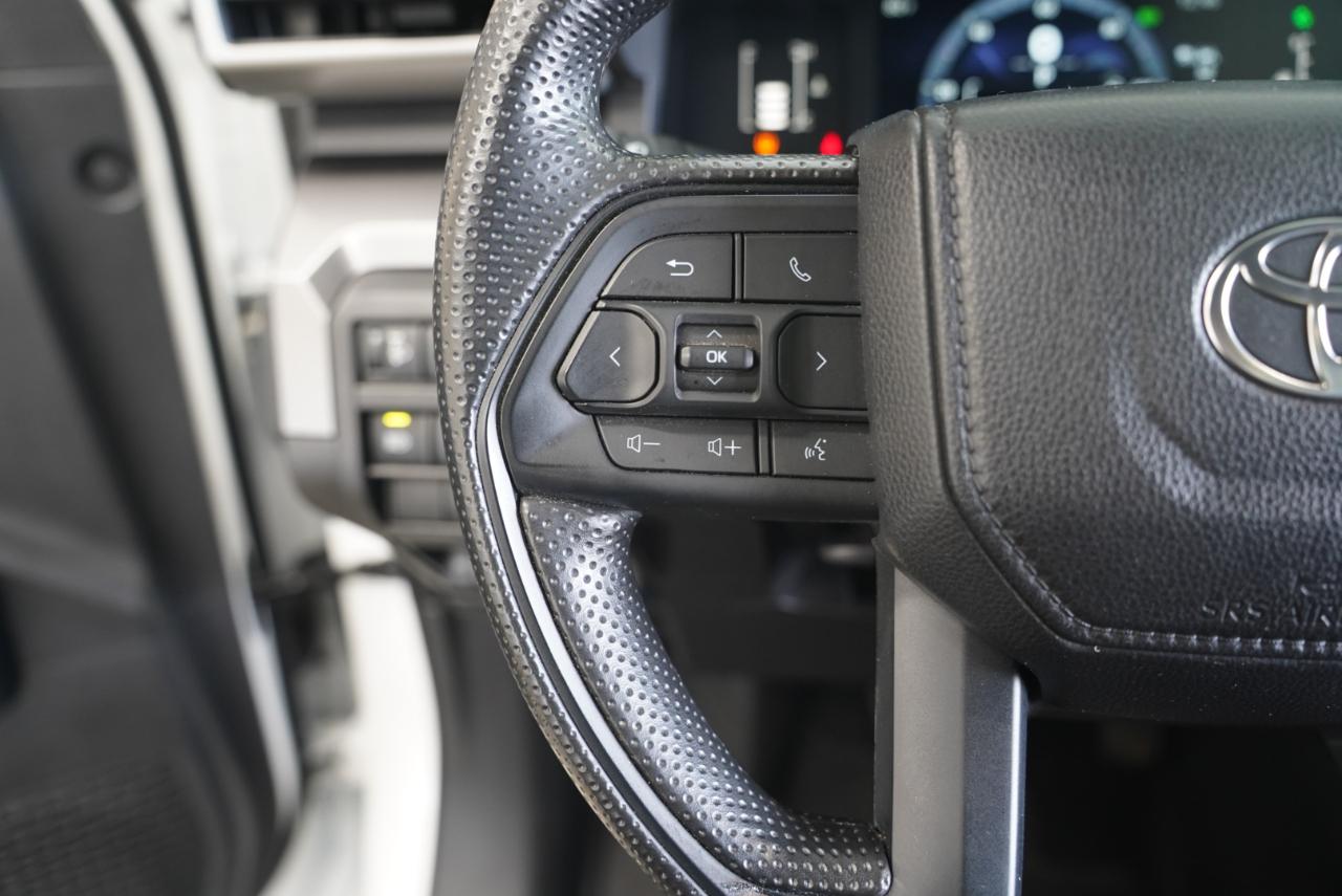 Toyota Tacoma 4WD  2025
