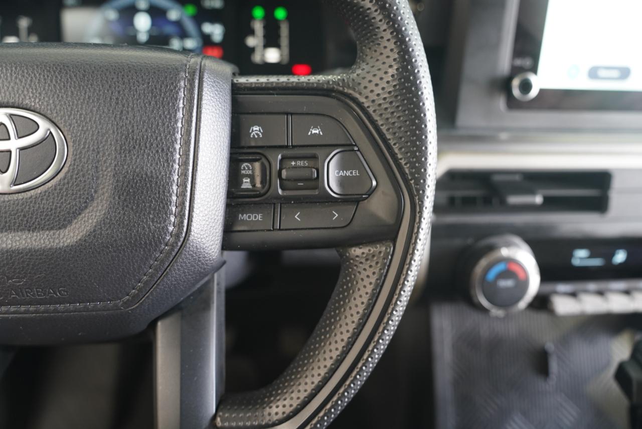 Toyota Tacoma 4WD  2025