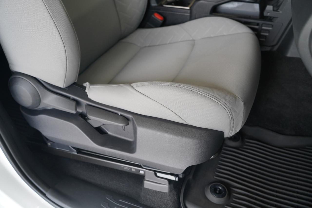 Toyota Tacoma 4WD  2025