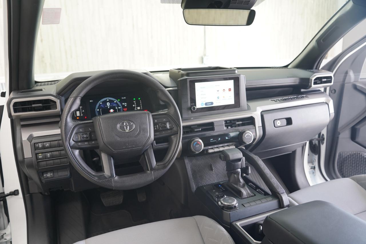 Toyota Tacoma 4WD  2025