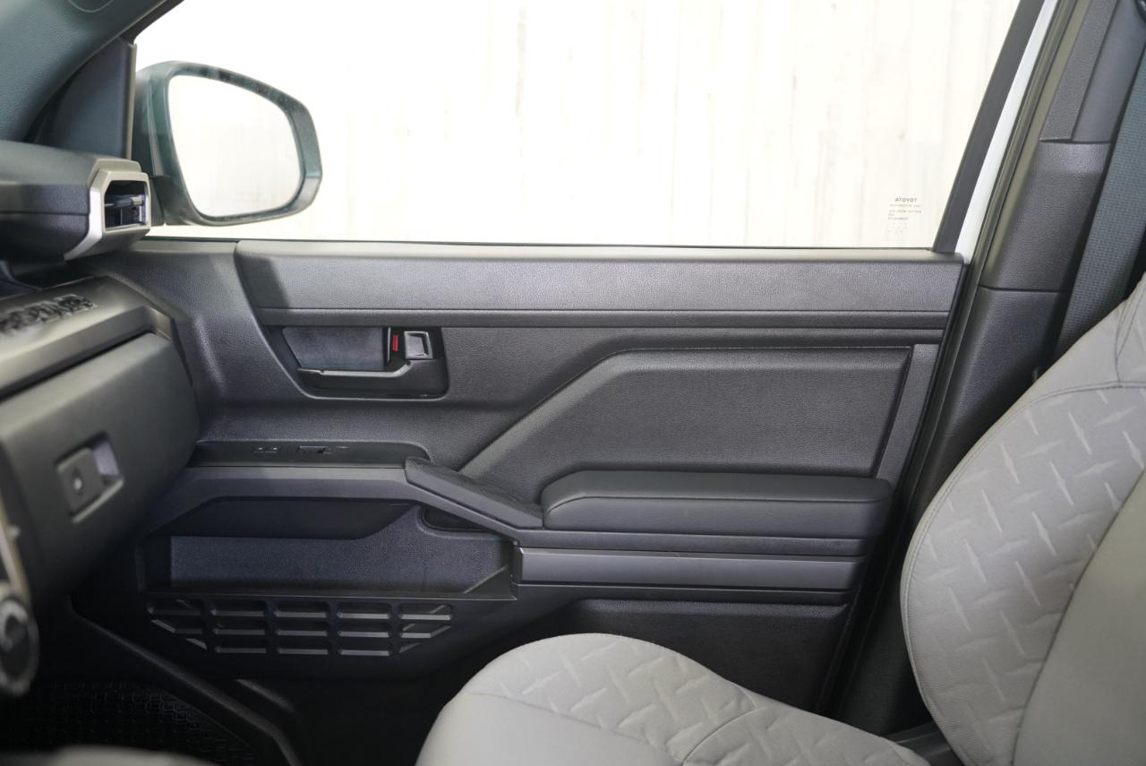 Toyota Tacoma 4WD  2025