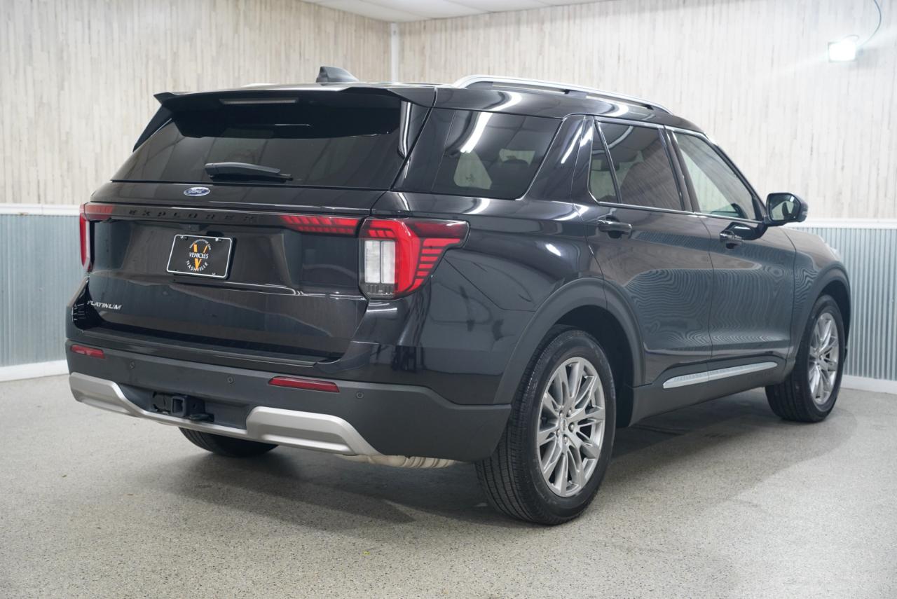 Ford Explorer Platinum RWD 2025