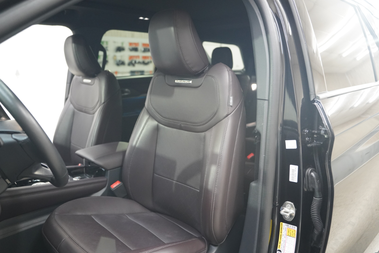 Ford Explorer Platinum RWD 2025