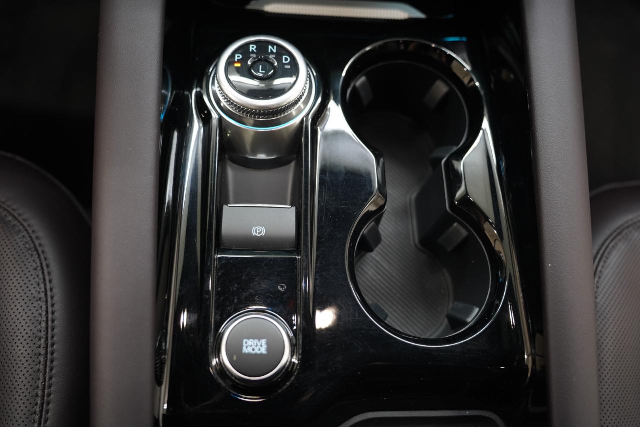 Ford Explorer Platinum RWD 2025