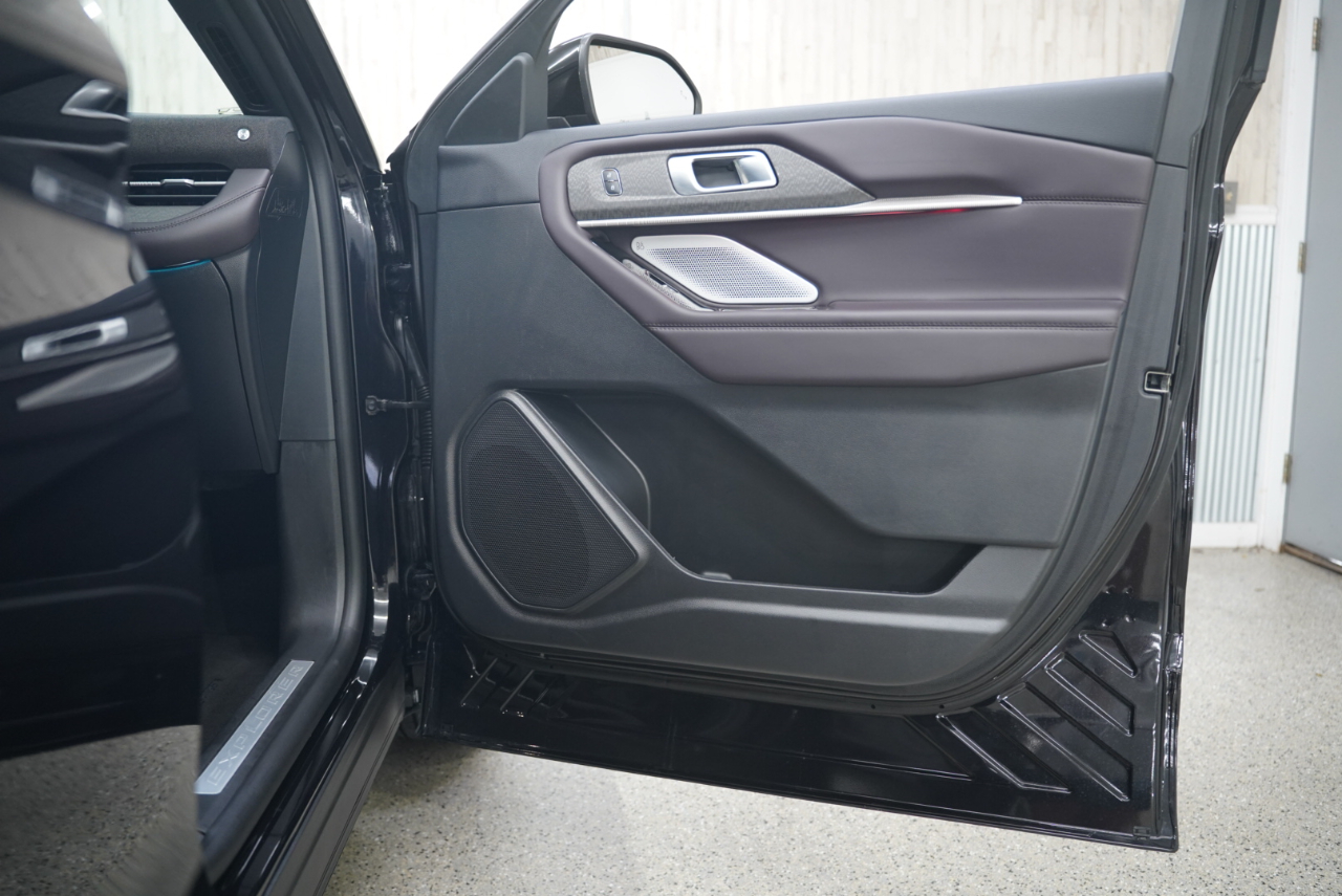 Ford Explorer Platinum RWD 2025