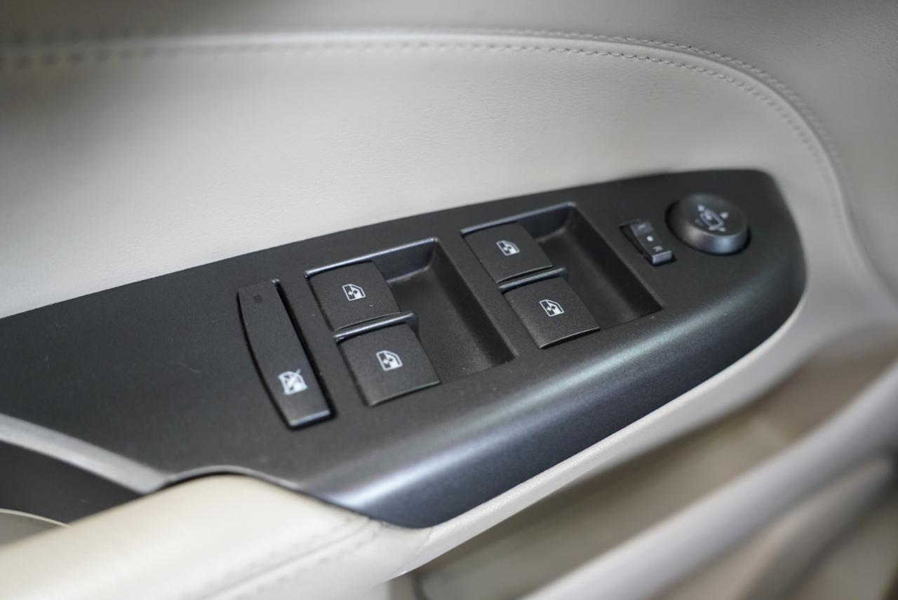 Cadillac SRX AWD 4dr Premium Collection 2012