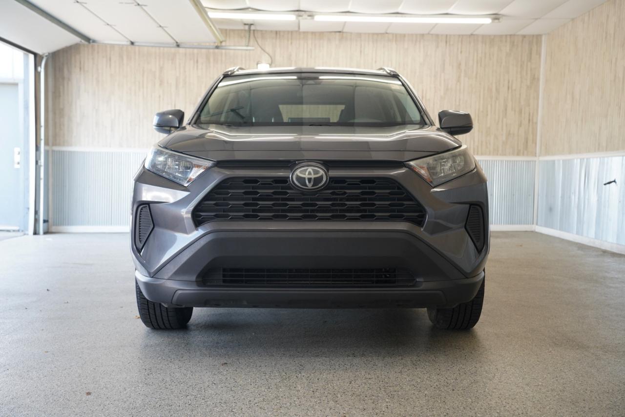 Toyota RAV4 LE AWD 2019