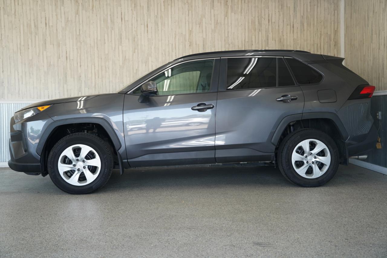 Toyota RAV4 LE AWD 2019