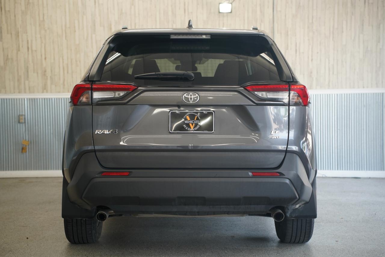 Toyota RAV4 LE AWD 2019